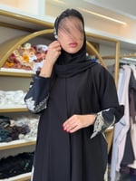 عباية سدم بقماش كريب الاناقة مع اورقنزا بيج