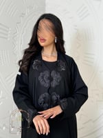 عباية ازهار بقماش كريب باربي مزين بشك