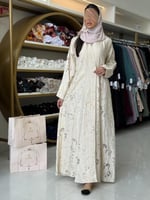 عباية فرات بقماش اورجنزا فلوك مخرم بيج فاتح