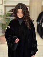 عباية لوتشيا بقماش مخمل كوري بشك بلاكمام قصة فراشه