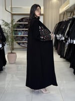 بليزر | عباية هيفاء بقماش كريب سرميك بتطريز