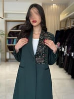 عباية مناهل بقماش كريب ايطالي بتطريز اخضر