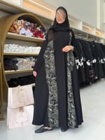 عباية غاده بقماش كريب كوبرا تطريز ذهبي