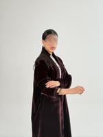 بليزر اسماء بقماش مخمل مبطن مزين بصدف عودي