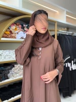 عباية ليان بقماش كريب باربي مزين بازرة بني