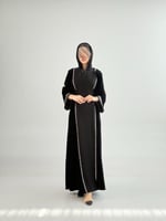 عباية ريفا مكس مخمل مع كريب الاناقة بتطريز ملون 2