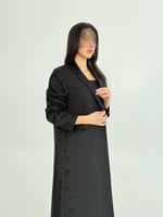 بليزر | عباية الهنوف بقماش كريب ايطالي تدخيلات مرب...