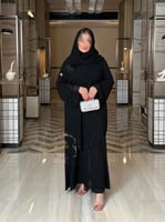 عباية شروق بقماش كريب رموش مزين بشك ناعم طبقتين