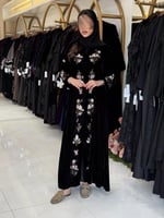 عباية ابريال بقماش مخمل كوري بتطريز يدوي