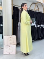 عباية بقصة بليزر بقماش كريب رموش اصفر