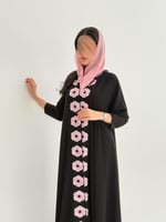 عباية غاليه بقماش انترنت كم استرتش تطريز بينك دبل...