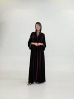 عباية شاديه بقماش كريب ملكي بتحديد دبل كلوش