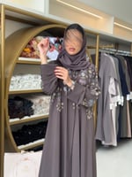 عباية ميرال بقماش كريب اوكراني مطرز نود