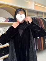 تشكيلة شتاء 2026- عباية سوارينا بقماس مخمل تدخيلات...