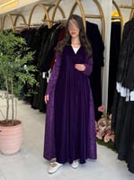 عباية دينا بقماش مخمل كوري تدخيلات دانتل موف