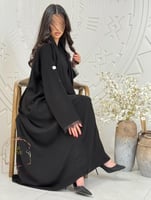 عباية دارين بقماش كريب الابداع بشك نثر مزين بهدب