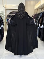 عباية مرام بقماش كريب ملكي كروشيه بالكم