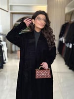 بليزر | عباية سراب بقماش مخمل كوري بتطريز فريد