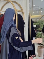 عباية تانيا بقماش مخمل كوري مع كريب كحلي