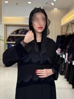 عباية جلنار بقماش كريب الابداع بلمسات مخمل ودانتل...