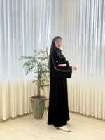 عباية فيحاء بقماش مخمل كوري تدخيلات كشميري ملون