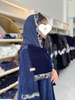 تشكيلة شتاء 2024 -عباية ياسمين بقماش مخمل بشال مطر...