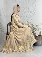 عباية صبا بقماش لنن بارد تطريز ترتر بيج