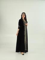 عباية فراشه بقماش كريب ملكي كم استرتش بتطريز انثوي...