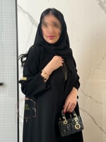 عباية حنان بقماش كريب سرميك اسود