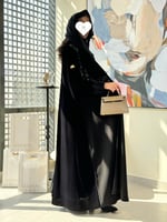 تشكيلة شتاء 2024 - عباية احتشام مخمل وكريب بلاك بت...