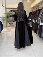 عباية لورا يقماش مخمل مع جبير بالصدر كسرات جوانب2