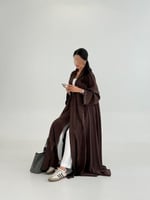 عباية سلام بقماش حرير مغسول بتطريز انوثي بني غامق