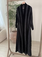 عباية عذبه بقماش مخمل كوري تدخيلات دانتل