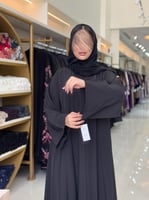 عباية جيلا بقماش كريب ارماني اسود بلمعه