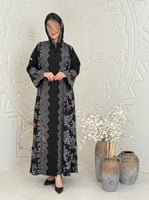 عباية رتيل بقماش كريب الاناقة تدخيلات شيفون مطرز