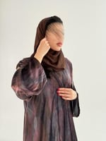 عباية عنان بقماش مخمل برسم بني مع موف