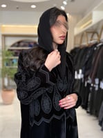 بليزر | عباية وقار بقماش مخمل كوري بتخريم فني اسود