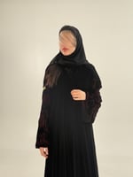 عباية ورده بقماش مخمل كوري تطريز بالكم