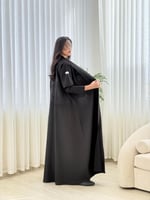 عباية جيلار بقماش كريب باربي بتطريز انيق