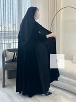 عبايه سعاده بقماش مخمل كسرات جوانب- اسود