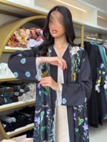 عباية الهبه لبنى بقماش حرير تويل اسود مورد ٢