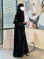 تشكيلة شتاء 2024 - عباية غادين بقماش مخمل دانتيل ا...