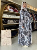 عباية اسراء بقماش كيو تكس مكسر طبعات اسود