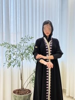 عباية فرحه بقماش ملكي بتطريز كرز دبل كلوش بيج مع و...