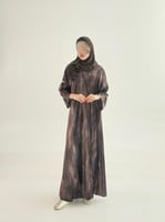 عباية عنان بقماش مخمل برسم بني