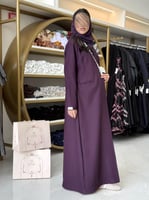 عباية اسماء بليزر كريب باربي مزين بصدف موف