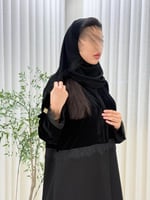 عباية قدر بقماش مخمل طبقات مع كريب الاناقة بهدب