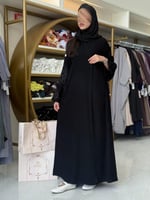 عباية علياء بقماش كريب ملكي تطريز ناعم بالكم 4