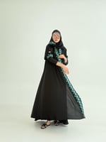 عبايه تسواهن بقماش انترنت دبل كلوش تطريز بأناقة فا...