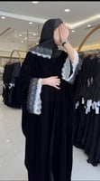 عباية زهراء بقماش مخمل كوري كم دانتل